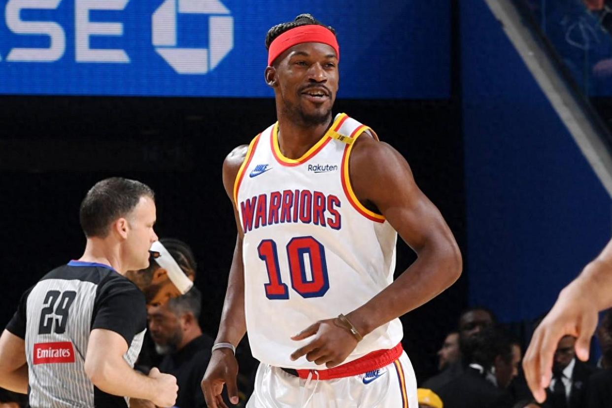 九游PC版-TES不断突破！，巴特勒连续十二场比赛得分超过出色防守赛场气氛高涨(热火进总决赛巴特勒)