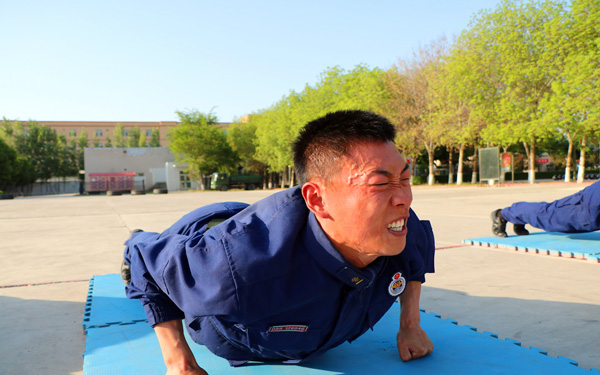 九游PC版-包含柔道总决赛，徽州铁骑队与江汉海豚队强势反弹，体能对抗拉满！禁区内连续解围的词条