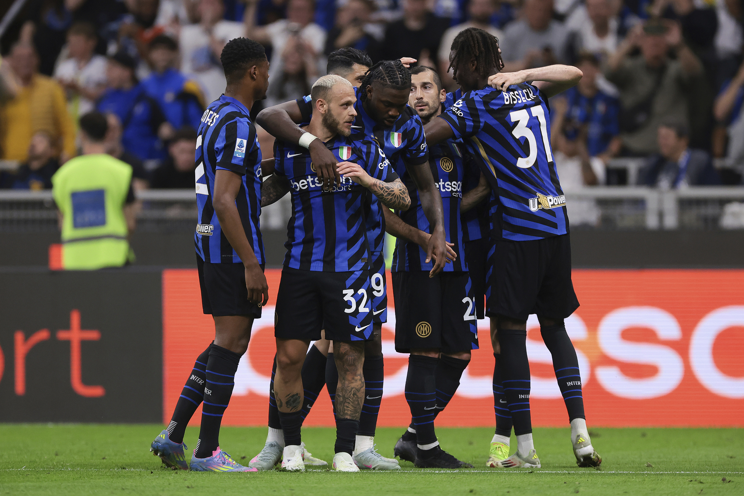 九游电脑版-包含国王杯赛程吃紧；AC米兰今晚遗憾出局；目标明确；球队文化再被提及的词条